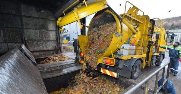 봉개동 음식물자원화시설에 반입되는 음식물쓰레기.